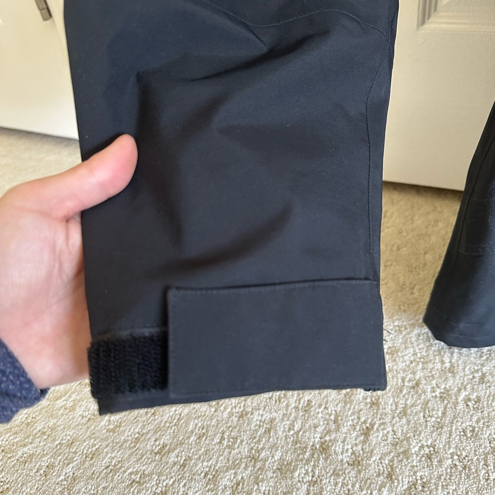 Nike ACG Gore-Tex Hooded Jacket - Picture 5 of 9